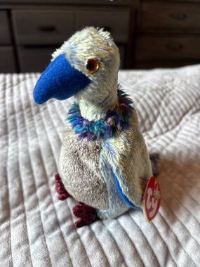 Vintage Ty Beanie Baby Buzzy the Buzzard Vulture Bird Holographic Star Tag MWMT